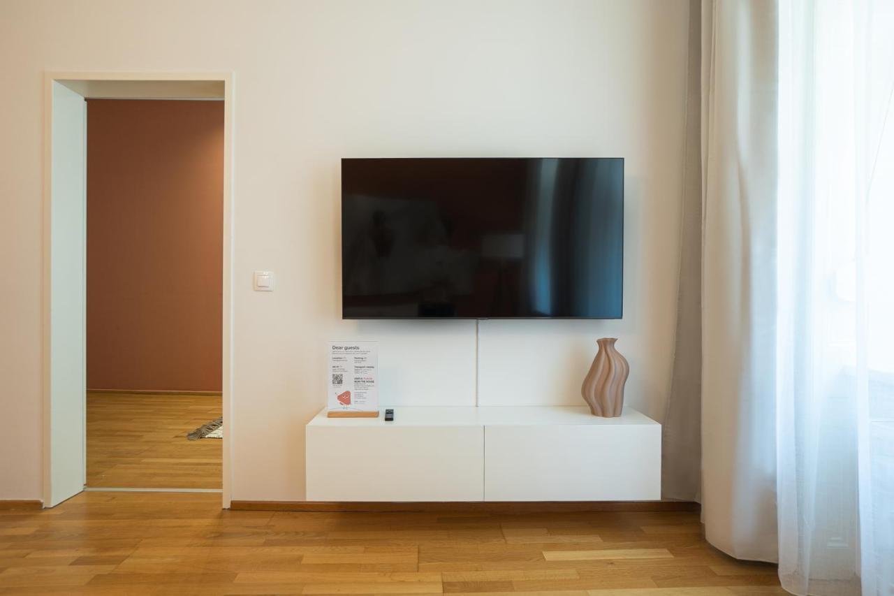 Bright 3-Room Apartment With A King-Size Bed Відень Екстер'єр фото